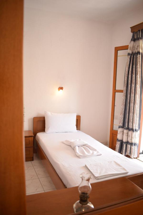 Nikis Rooms Kalamakia Екстер'єр фото
