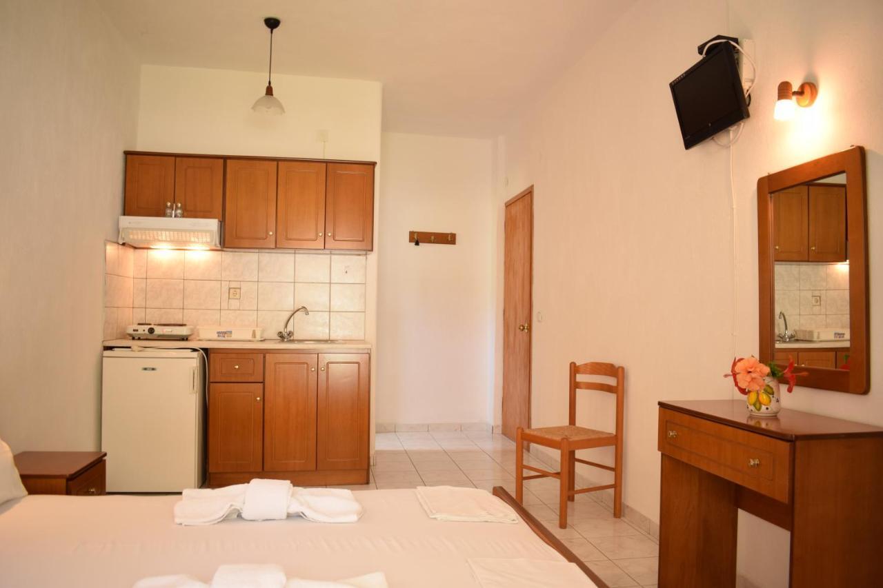 Nikis Rooms Kalamakia Екстер'єр фото