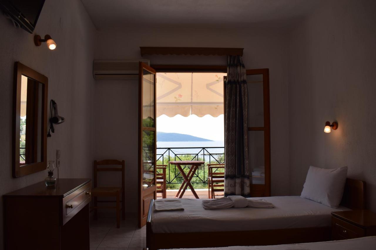 Nikis Rooms Kalamakia Екстер'єр фото