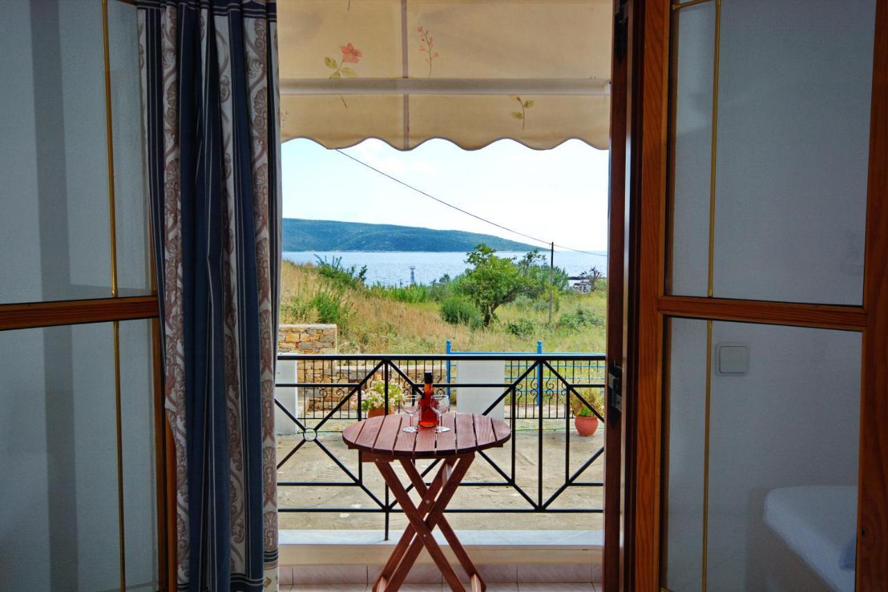 Nikis Rooms Kalamakia Екстер'єр фото